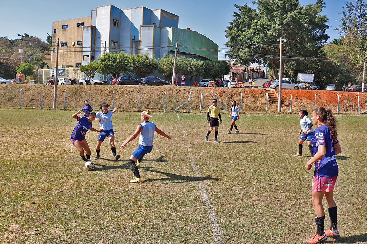 Campeonato de futebol feminino mobiliza comunidade do Parque Hipólito 