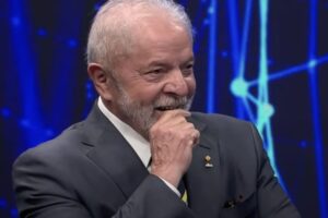 Lula anuncia criação de novo ministério em meio a negociação com centrão