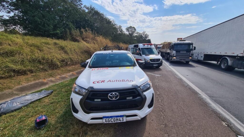 Motociclista morre em colisão com caminhão na Anhanguera, em Limeira