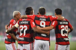 Flamengo e São Paulo disputam troféu em momento de instabilidade