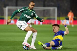 Palmeiras sobrevive ao sufoco do Boca, empata e volta vivo para decisão em casa