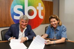 Cléber Machado assina contrato com SBT