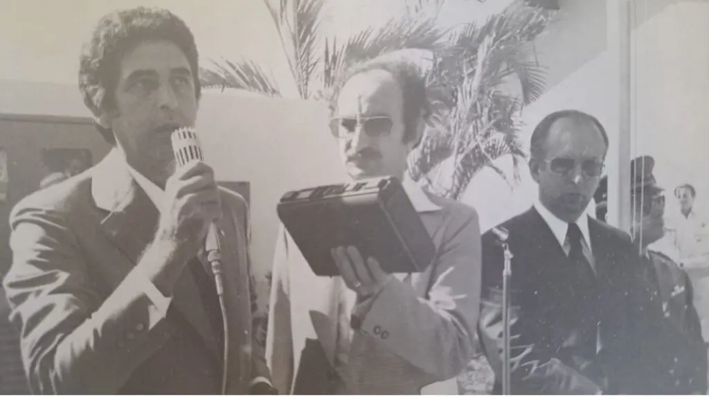 O comunicador João Baptista Petrelli foi homenageado no evento 2º Comunica Limeira. Petrelli teve duas passagens pela Educadora. Na última, entre 1990 a 1992, apresentava um programa chamado Realidade, onde também participavam os jornalistas Caio Bortolan e Odelio Santos Petrelli também teve passagens importantes nos jornais O Estado de S. Paulo e na Folha de S. Paulo. Em Limeira, também atuou em outros veículos de comunicação. Nos anos 70, foi assessor do governo do prefeito Waldemar Matos Silveira, o Memau. Ele morreu em agosto de 92. Seu filho, Marcelo Petrelli, agradeceu a homenagem em suas redes sociais.