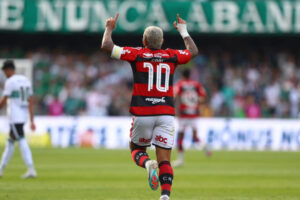 Flamengo vê assédio do mercado enquanto decide esperar final por renovações