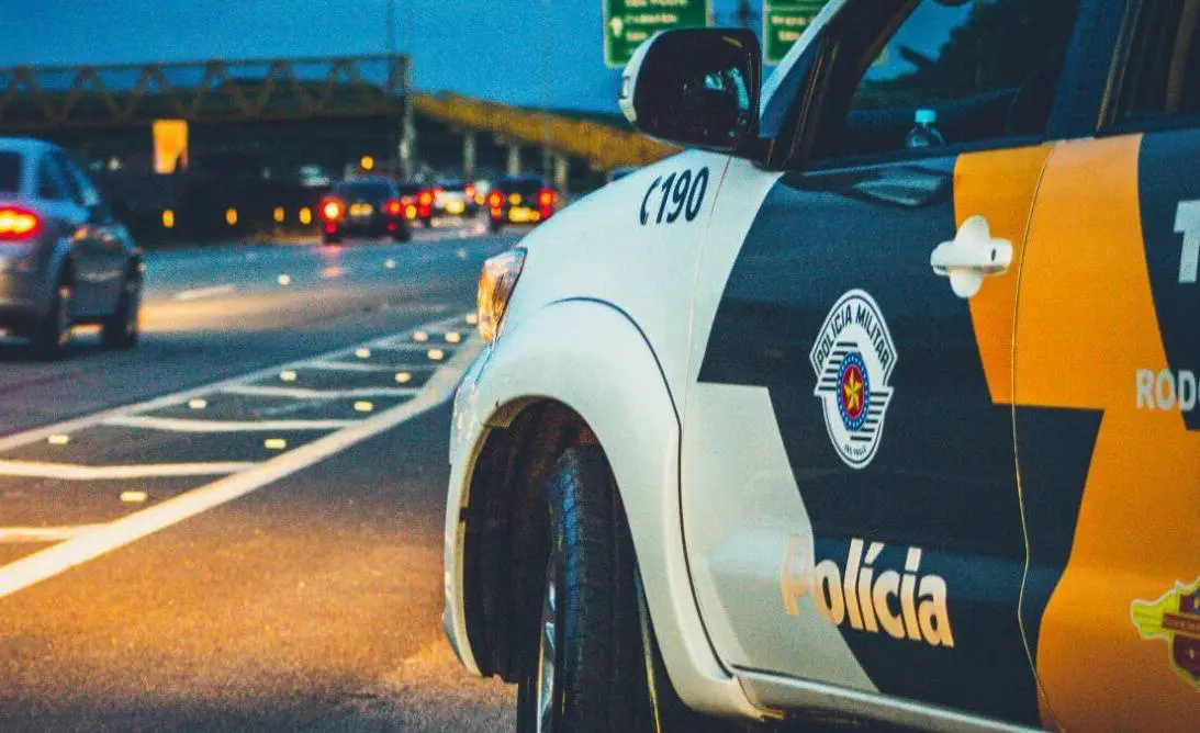 Homem é preso com Ford Ka adulterado na Bandeirantes, em Limeira