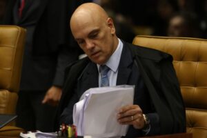 Moraes suspende julgamento sobre entrega de dados do Google