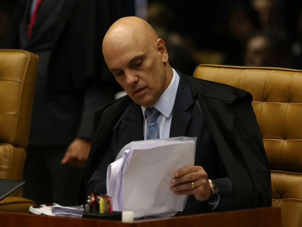 Moraes suspende julgamento sobre entrega de dados do Google