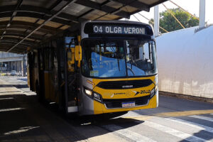 Limeirenses reclamam de falta de ar condicionado em transporte público
