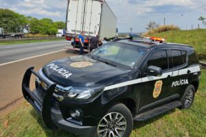 Polícia recupera caminhão roubado com 27 toneladas de carne, em Limeira