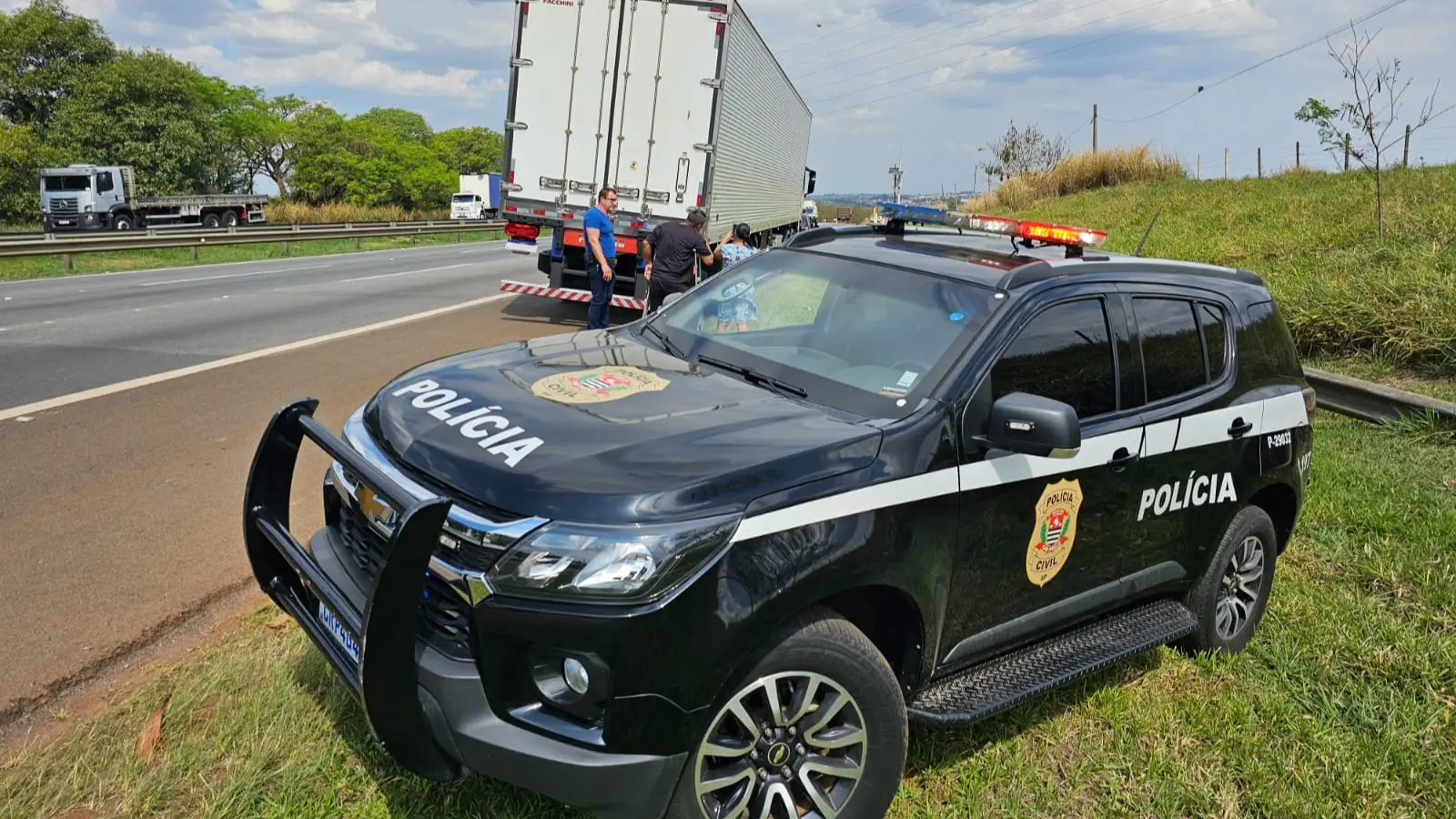 Caminhão arqueado: como polícia planeja encurralar 'máquinas mortais