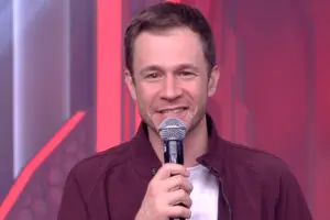 Tiago Leifert diz que teve proposta milionária da Globo para seguir no BBB