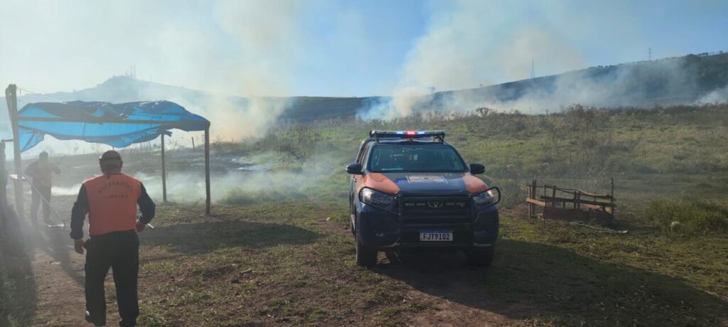 Incêndio em área verde no Geada retoma nesta quarta e fogo atinge 27 hectares