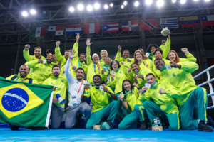 O boxe brasileiro cumpriu uma jornada histórica nos Jogos Pan-Americanos. Com a conquista de quatro ouros nesta sexta-feira (27) no Centro de Treinamento Olímpico, Santiago 2023 se tornou a edição do evento com o maior número de pódios alcançados por atletas do Brasil, 12 no total.