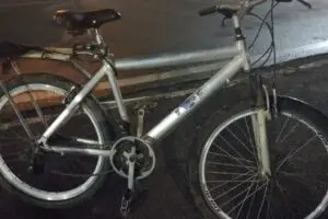 Ciclista idoso é atropelado na praça da Paz no Belinha Ometto