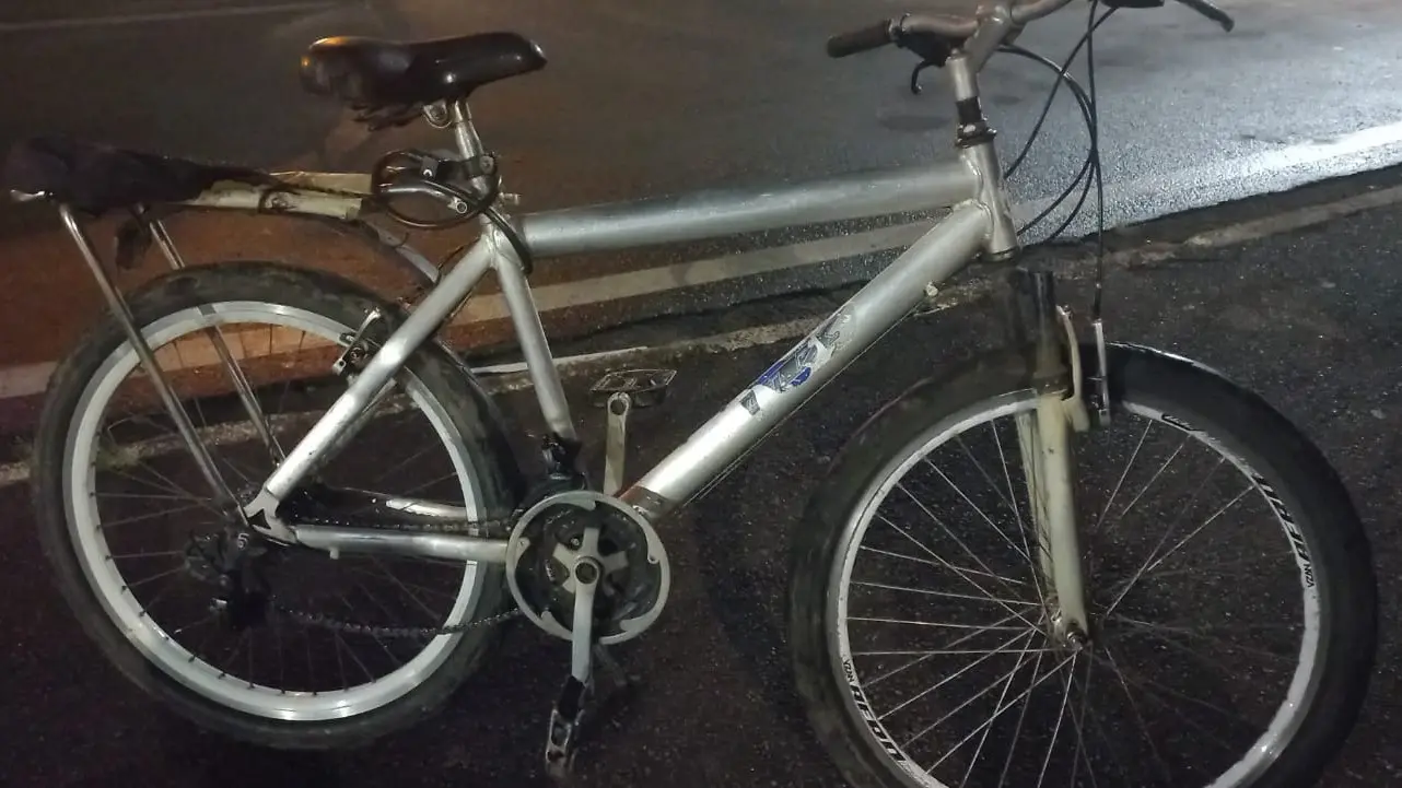 Ciclista idoso é atropelado na praça da Paz no Belinha Ometto
