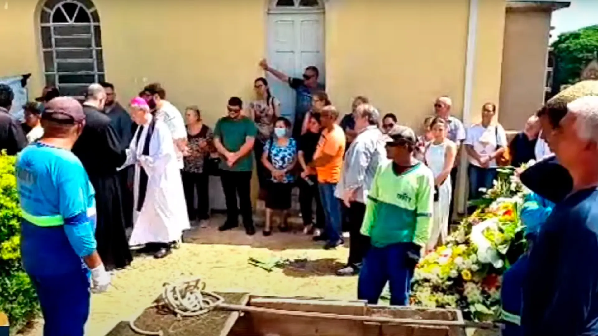 Despedida do Padre Evandro reúne multidão e emociona fiéis