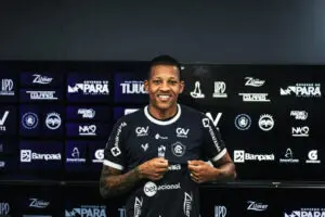A Internacional acertou a contratação do volante Gustavo Bochecha, de 27 anos, junto ao Coritiba.
