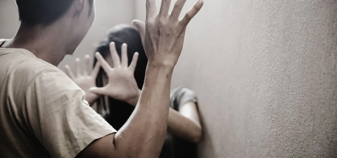 Homem desrespeita medida protetiva e mulher aciona botão do pânico