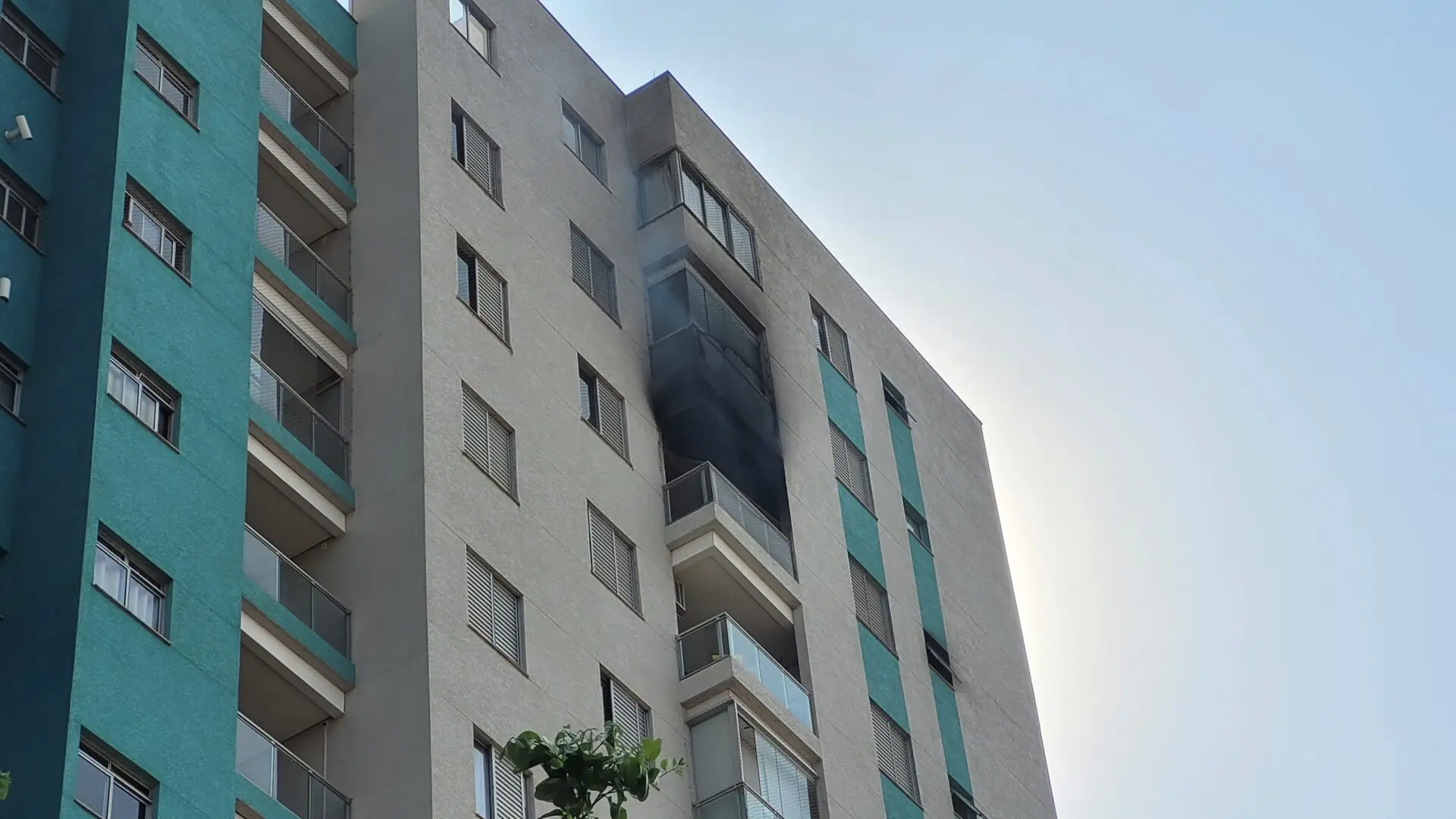 Interdição do edifício Leblon continua e moradores seguem fora de suas casas
