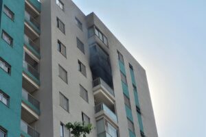 Incêndio atinge apartamento na Avenida Campinas, em Limeira