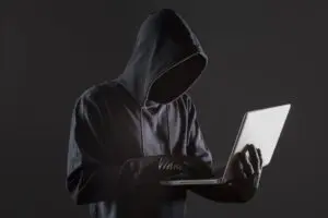 conheça os 10 sinais de um golpe digital