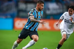 Brasileiro fica em aberto e pode ter 6 times colados na briga pelo título
