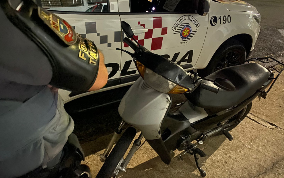 Jovem é preso com moto adulterada na Av. Laranjeiras, em Limeira
