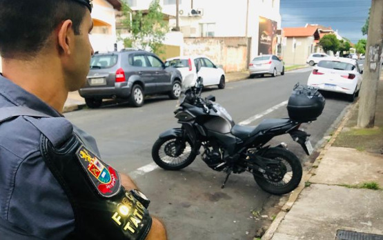 PM prende bandido por roubo de moto no Santo Eulália, em Limeira 