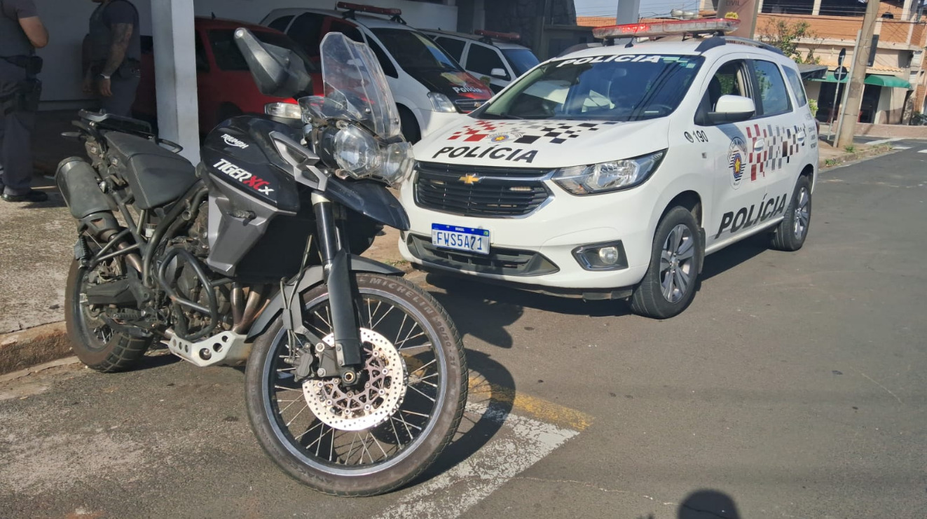 PM prende homem e recupera moto roubada, em Limeira
