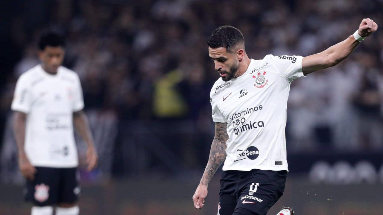 Renato Augusto já admite ouvir propostas antes de definição no Corinthians