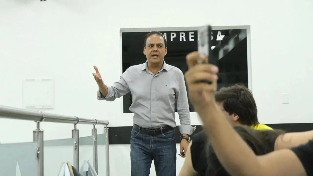 A Justiça de Limeira deu prazo de 15 dias para que o ex-prefeito Silvio Félix (União Brasil) pague o montante de R$ 254.689.741,50 ao município de Limeira.