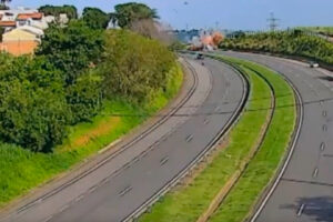 Vídeo mostra momento em que carro-forte explode em rodovia de Cosmópolis