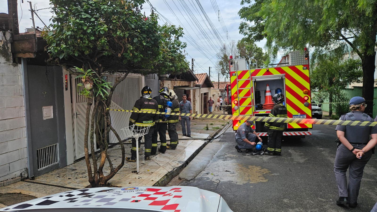 Homem tem cerca de 80% do corpo queimado após incêndio atingir residência no Jardim Palmeiras