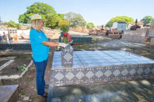 Zoonoses de Limeira faz varredura nos cemitérios Saudade I e II