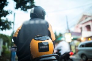 Briga entre motoboy e passageiro termina na polícia, em Limeira 