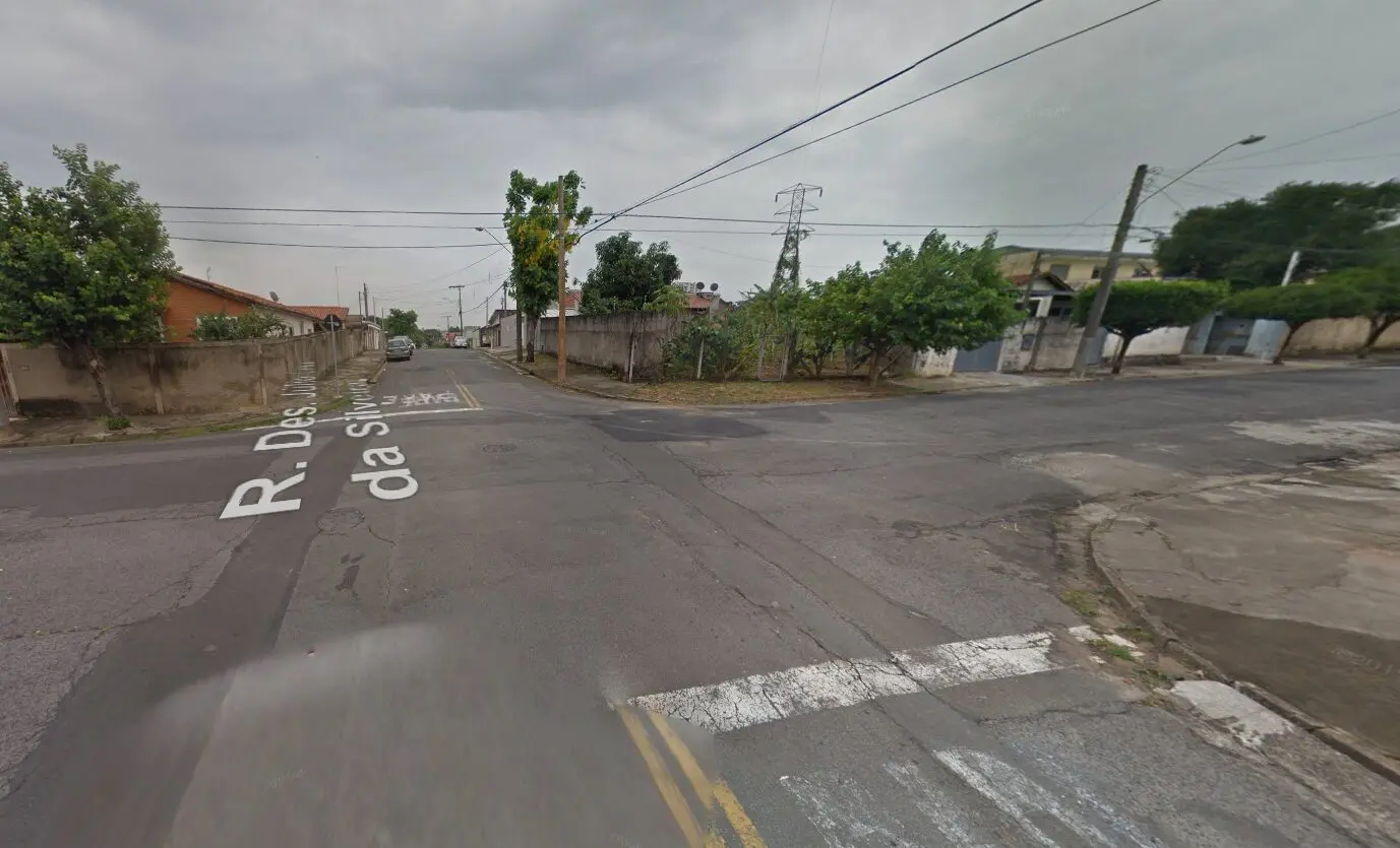 Homem é assaltado e tem carro levado em cruzamento no Jd. São Manoel