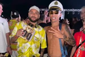 Quem é o influencer que deu colar de luxo a Neymar e já foi alvo da PF