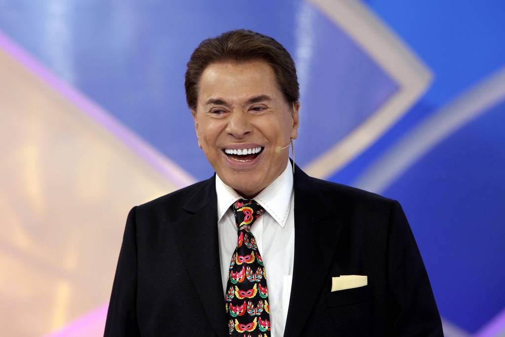 Silvio Santos faz rara aparição e recebe carinho de fãs em aniversário de 93 anos