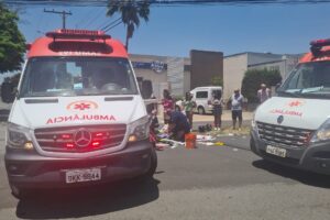 Acidente entre carro e moto deixa dois feridos na Av. Dr. Fabrício Vampré