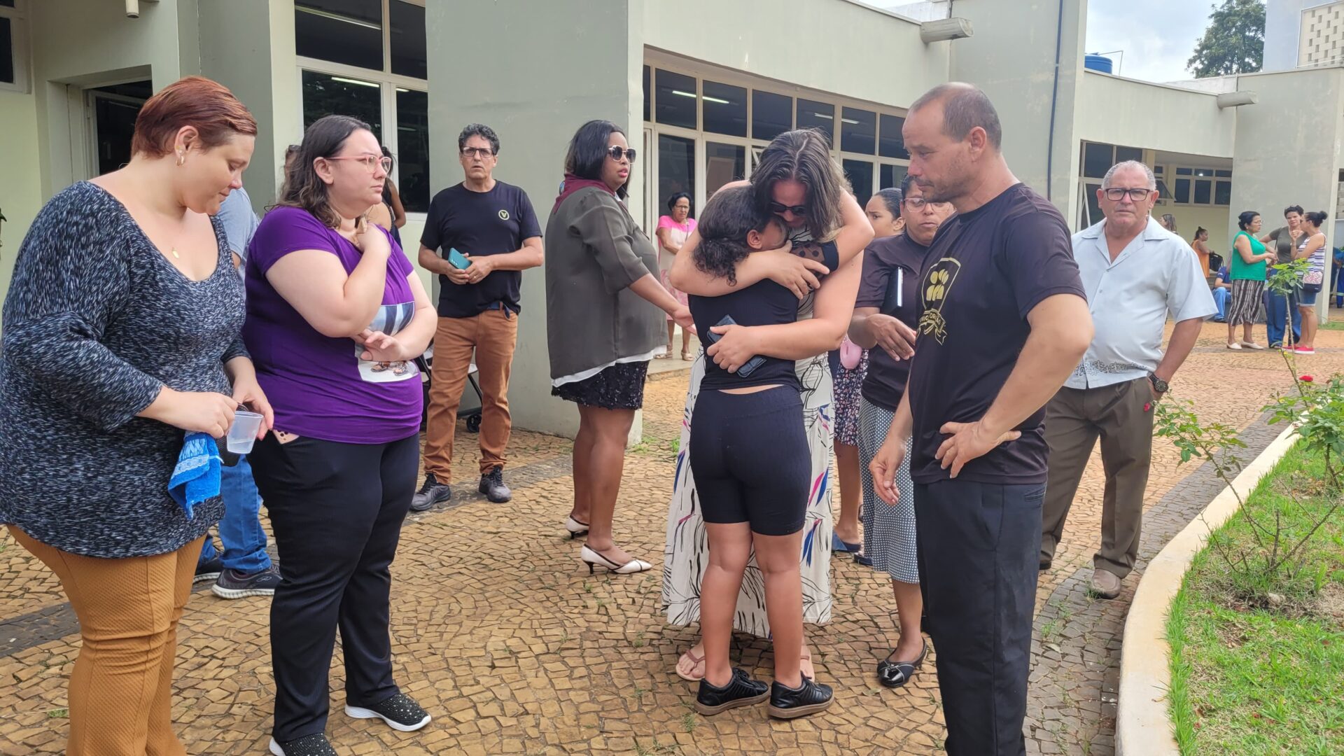 Familiares E Amigos Se Despedem De Joana E Jocicleide