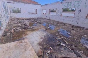 Escombros da antiga Unip estão há quase 2 anos sem resolução e moradores reclamam da sujeira