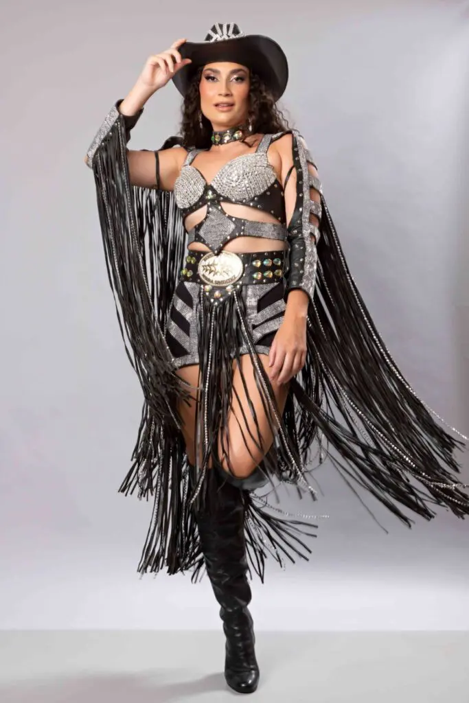 Júlia Moraes candidata a rainha do Limeira Rodeo Music