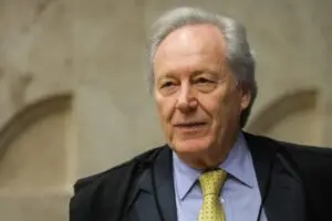 Lewandowski será o substituto de Dino no Ministério da Justiça de Lula