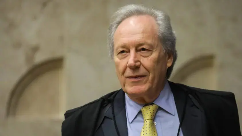 Lewandowski será o substituto de Dino no Ministério da Justiça de Lula