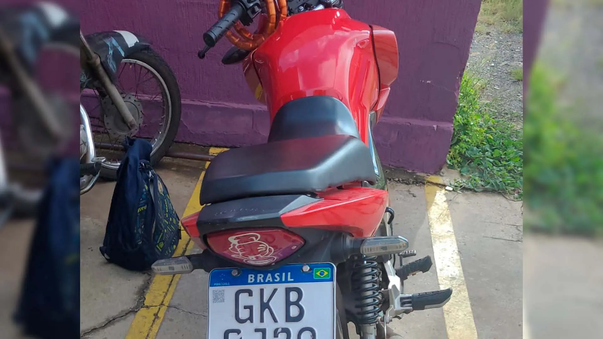 Mulher é presa com moto adulterada no Jardim Anhanguera, em Limeira