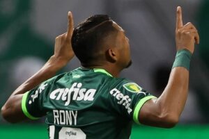 Palmeiras sofre com falhas, mas Rony garante vitória no fim contra a Inter
