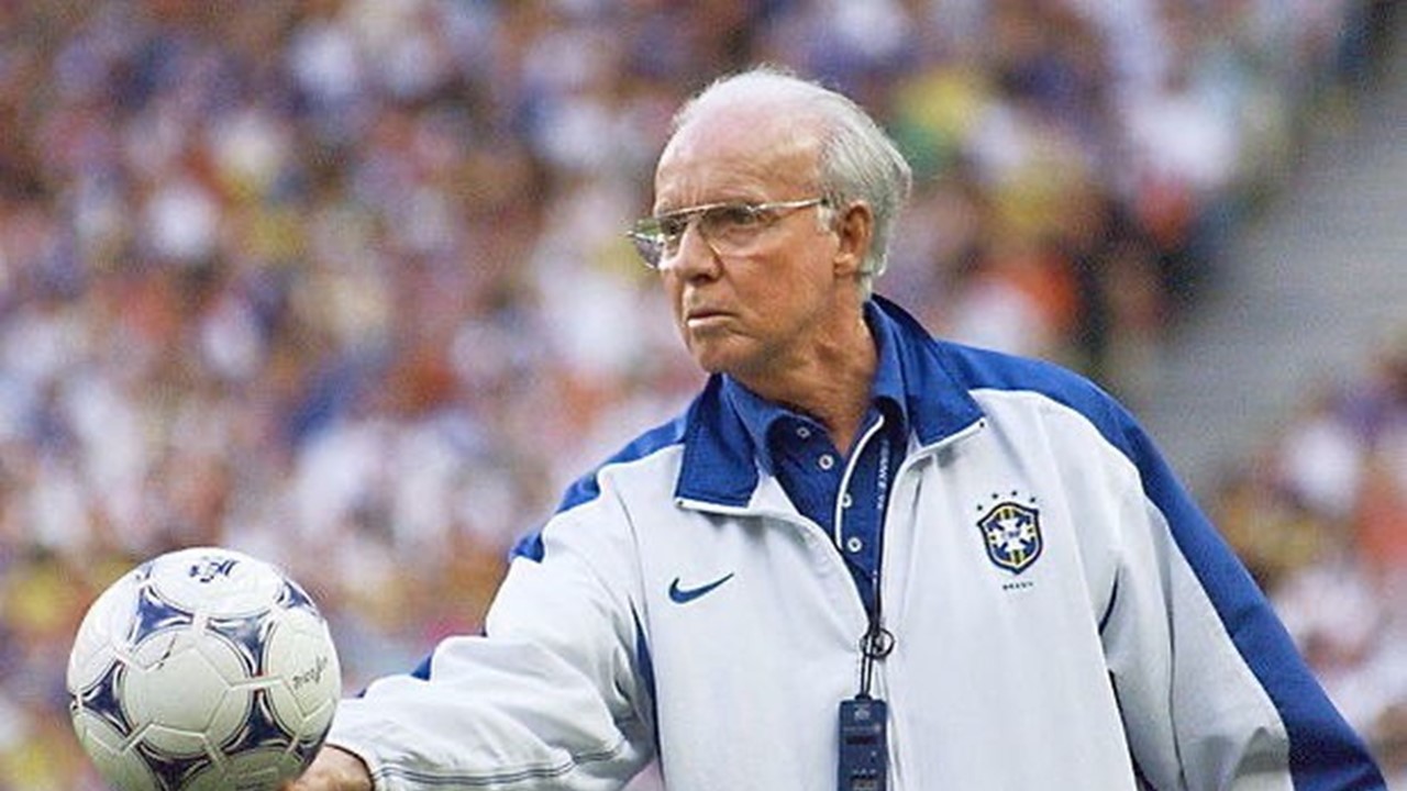 Relembre a trajetória de Zagallo como jogador, treinador e coordenador da seleção