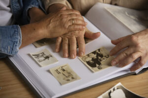 Alzheimer: mais de 50 milhões de pessoas vivem com a doença