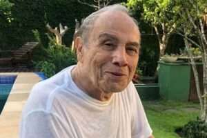 Aos 91 anos, Stênio Garcia é diagnosticado com covid-19 pela 3ª vez