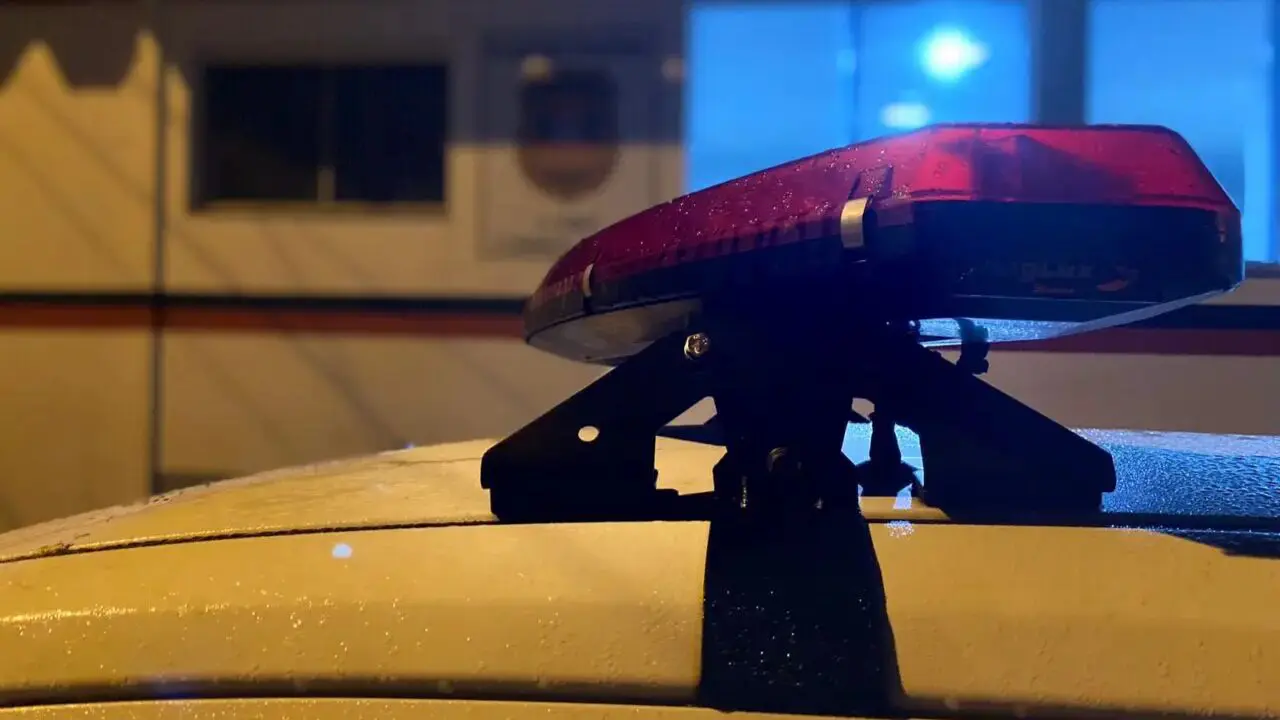 Aparelho de som é furtado de dentro de veículo na Cidade Universitária